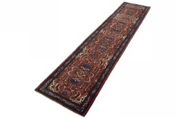Corner detail of New Hamedan rug showing border pattern and Wool pile