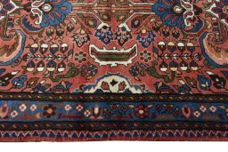 Full view of New Hamedan rug from Iran / Persia, 400 × 85 cm in Red tones