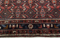 Central medallion detail of 2000s Hamedan rug from Iran / Persia
