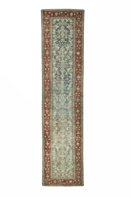 Full view of 1930s Hamedan rug from Iran / Persia, 483 × 115 cm in Gray tones