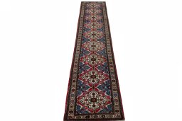 Surface texture of New Hamedan rug with natural Wool and intricate pattern
