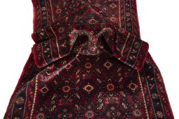 Corner detail of New Hamedan rug showing border pattern and Wool pile
