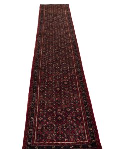 Surface texture of New Hamedan rug with natural Wool and intricate pattern