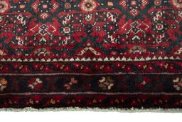 Central medallion detail of New Hamedan rug from Iran / Persia