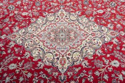Central medallion detail of 2000s Hamedan rug from Iran / Persia