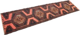 Corner detail of 1960s Hamedan rug showing border pattern and Wool pile