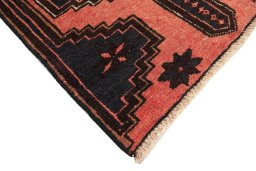 Central medallion detail of 1960s Hamedan rug from Iran / Persia