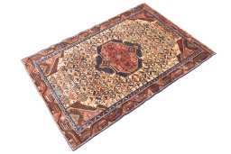 Close-up detail of 1992s Hamedan rug from Iran / Persia showing Wool weave