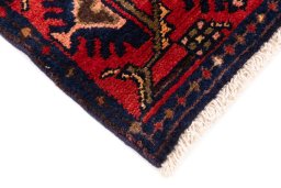Central medallion detail of 1970s Hamedan rug from Iran / Persia