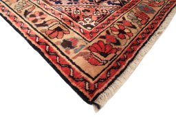 Central medallion detail of 1980s Hamedan rug from Iran / Persia
