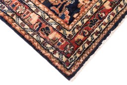 Central medallion detail of 2001s Hamedan rug from Iran / Persia