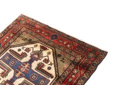 Surface texture of 1995s Hamedan rug with natural Wool and intricate pattern