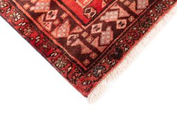 Central medallion detail of 1991s Hamedan rug from Iran / Persia