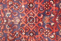 Full view of 1986s Hamedan rug from Iran / Persia, 435 × 105 cm in Red tones