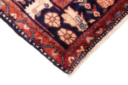 Central medallion detail of 1980s Hamedan rug from Iran / Persia