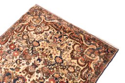 Surface texture of 1975s Hamedan rug with natural Wool and intricate pattern