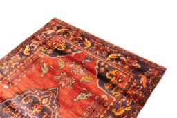 Surface texture of 1995s Hamedan rug with natural Wool and intricate pattern