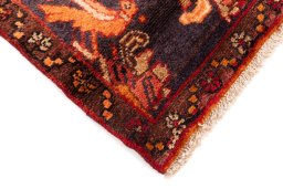 Central medallion detail of 1995s Hamedan rug from Iran / Persia