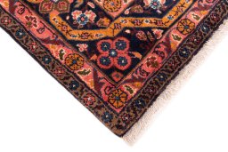 Central medallion detail of 1975s Hamedan rug from Iran / Persia