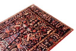 Surface texture of 1998s Hamedan rug with natural Wool and intricate pattern