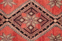 Close-up detail of 1975s Hamedan rug from Iran / Persia showing Wool weave