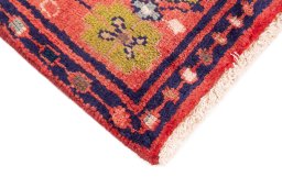 Central medallion detail of 1997s Hamedan rug from Iran / Persia
