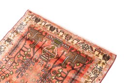 Surface texture of 1976s Hamedan rug with natural Wool and intricate pattern