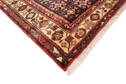 Central medallion detail of 1990s Hamedan rug from Iran / Persia