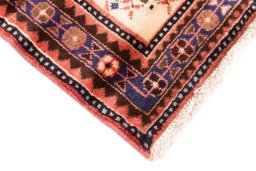 Central medallion detail of 2002s Hamedan rug from Iran / Persia