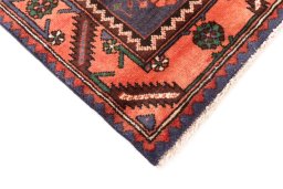 Central medallion detail of 1971s Hamedan rug from Iran / Persia