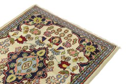 Surface texture of 1990s Hamedan rug with natural Wool and intricate pattern