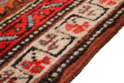 Central medallion detail of 1900s Heriz rug from Iran / Persia