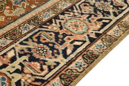 Central medallion detail of 1920s Heriz rug from Iran / Persia