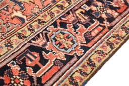 Central medallion detail of 1920s Heriz rug from Iran / Persia