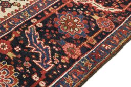 Central medallion detail of 1940s Heriz rug from Iran / Persia