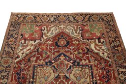 Surface texture of 1900s Heriz rug with natural Wool and intricate pattern