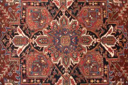 Central medallion detail of 1940s Heriz rug from Iran / Persia