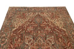 Surface texture of 1930s Heriz rug with natural Wool and intricate pattern
