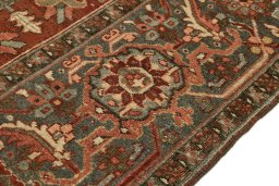 Central medallion detail of 1930s Heriz rug from Iran / Persia