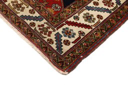 Surface texture of 1880s Heriz rug with natural Wool and intricate pattern