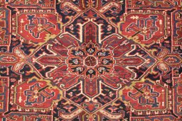Central medallion detail of 1940s Heriz rug from Iran / Persia