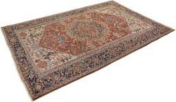 Corner detail of 1920s Heriz rug showing border pattern and Wool pile