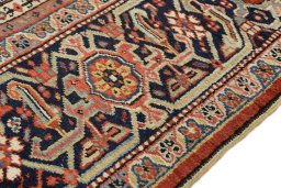 Central medallion detail of 1920s Heriz rug from Iran / Persia