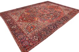 Close-up detail of 1940s Heriz rug from Iran / Persia showing Wool weave
