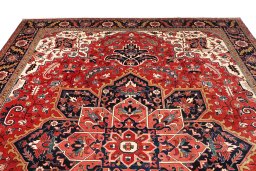 Surface texture of 1990s Heriz rug with natural Wool and intricate pattern