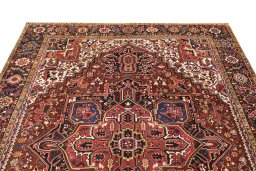 Surface texture of 1940s Heriz rug with natural Wool and intricate pattern