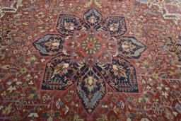 Central medallion detail of 1930s Heriz rug from Iran / Persia