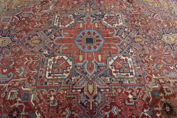 Central medallion detail of 1930s Heriz rug from Iran / Persia