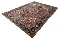 Corner detail of 1930s Heriz rug showing border pattern and Wool pile