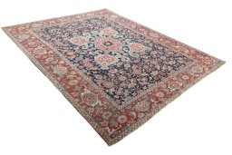 Close-up detail of 1930s Heriz rug from Iran / Persia showing Wool weave